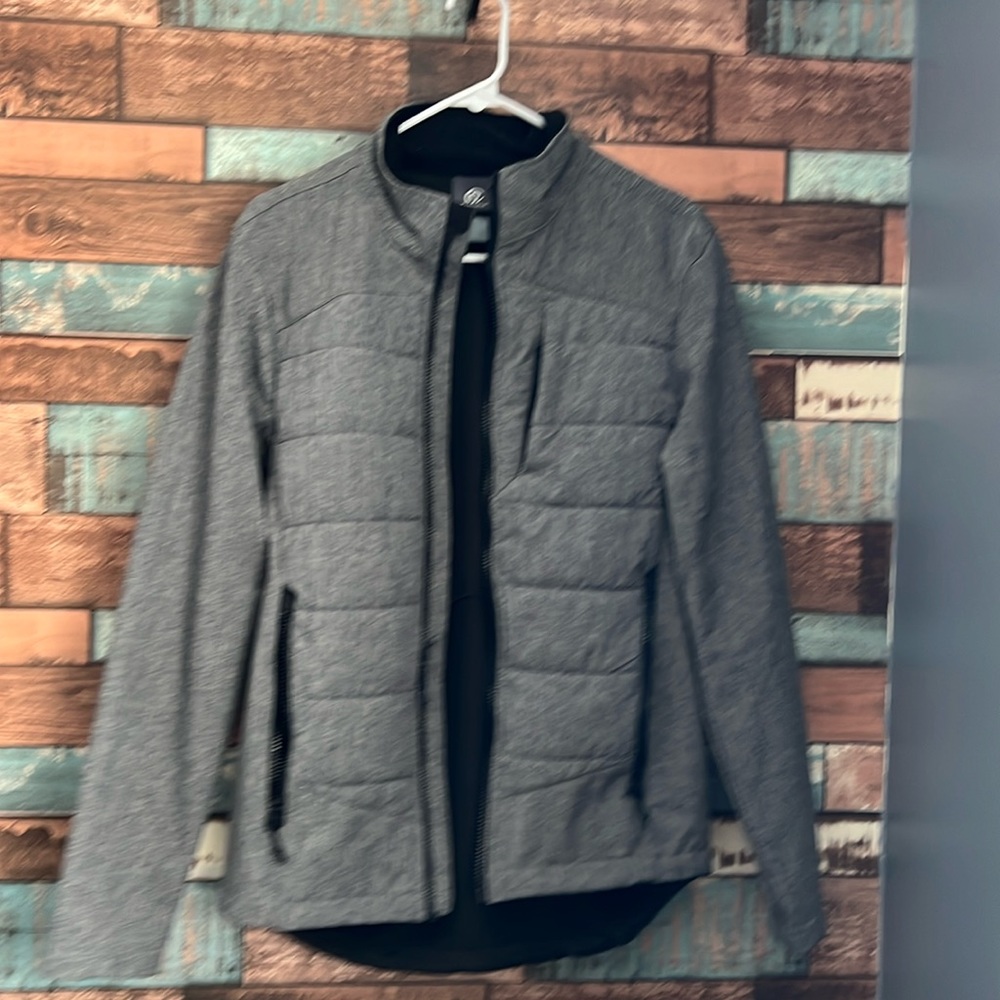 Men’s Champion small quilted jacket.